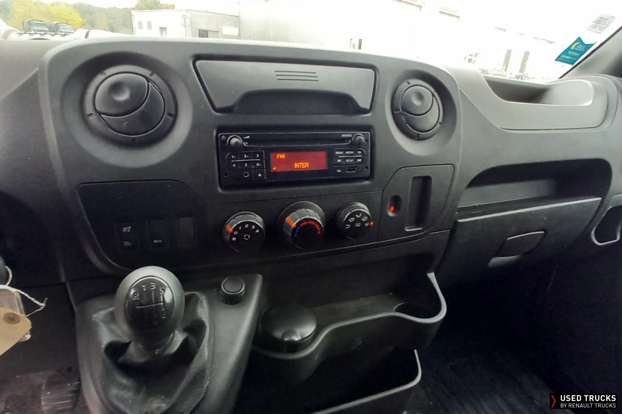 Renault Trucks Master
                                            130