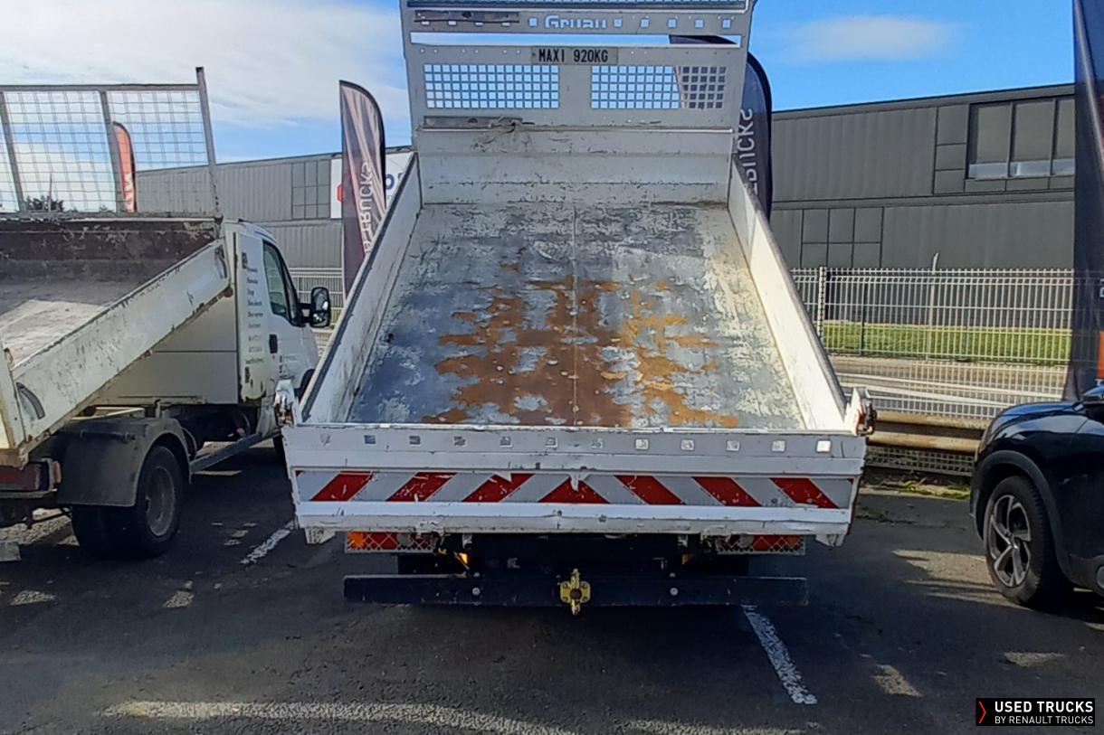 Renault Trucks Maxity
                                            130