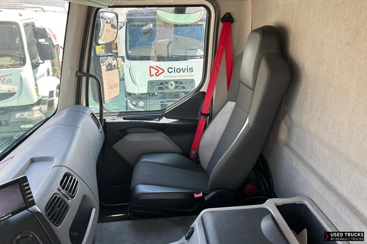 Renault Trucks D Wide 320