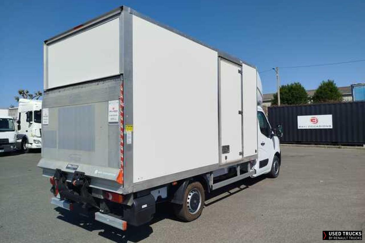 Renault Master 145