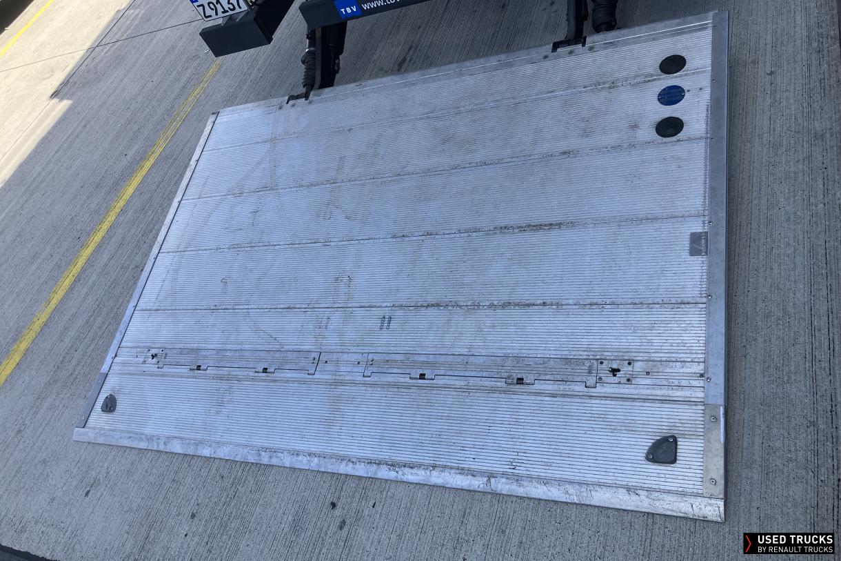 Renault Trucks D Wide 