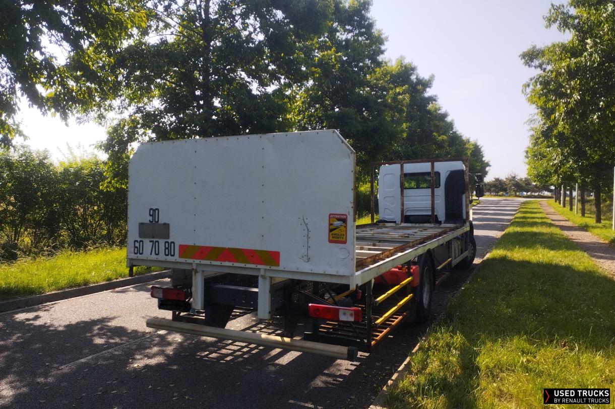 Renault Trucks Premium Distribution 340