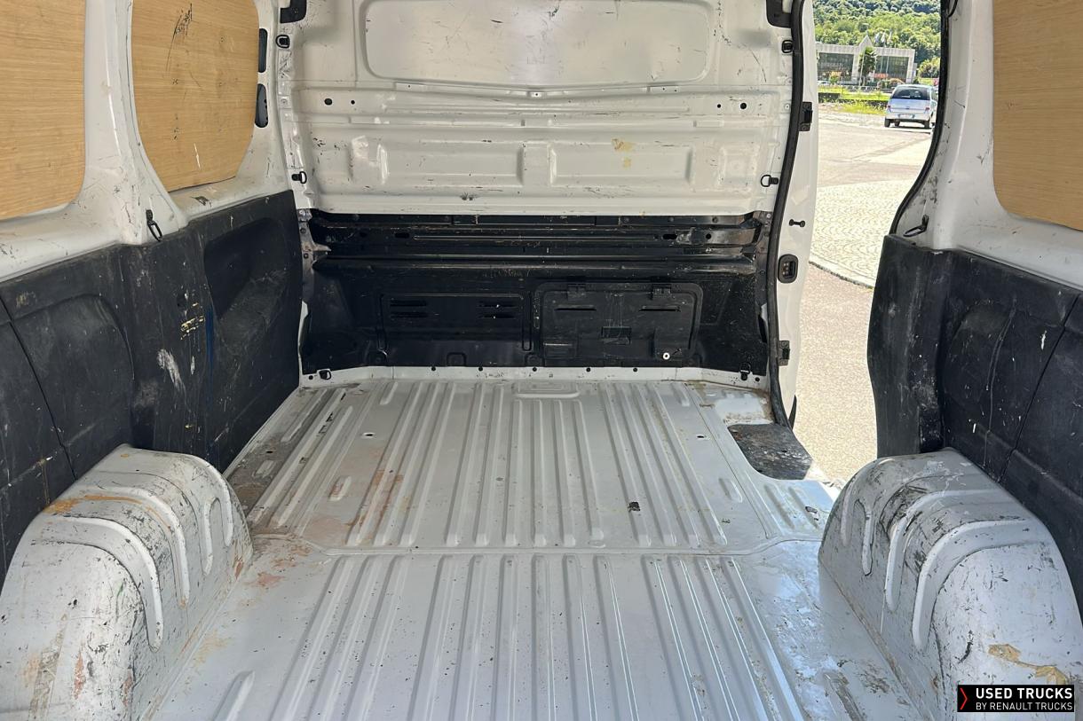 Renault Trafic 145