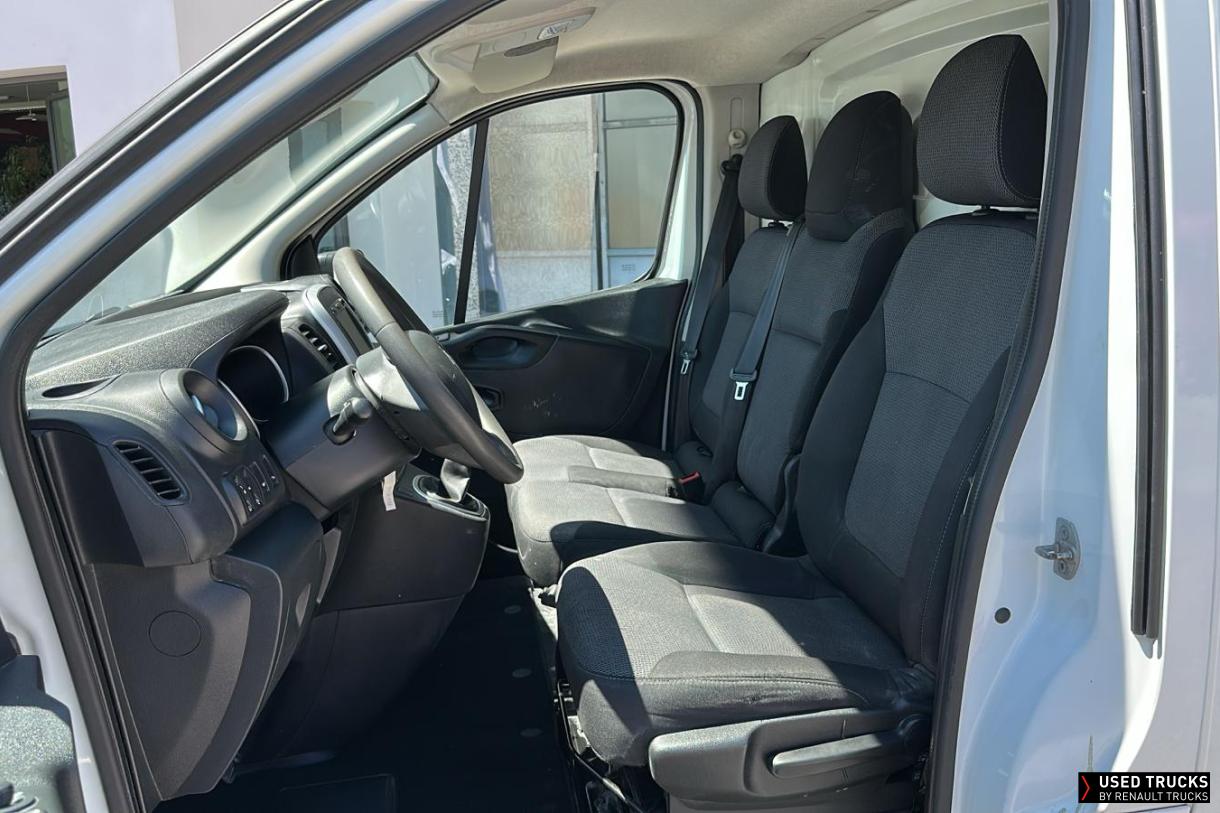 Renault Trafic 145