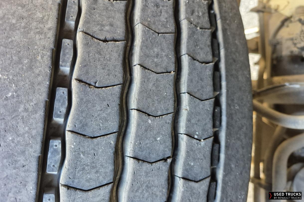 Renault Trucks D Wide 320