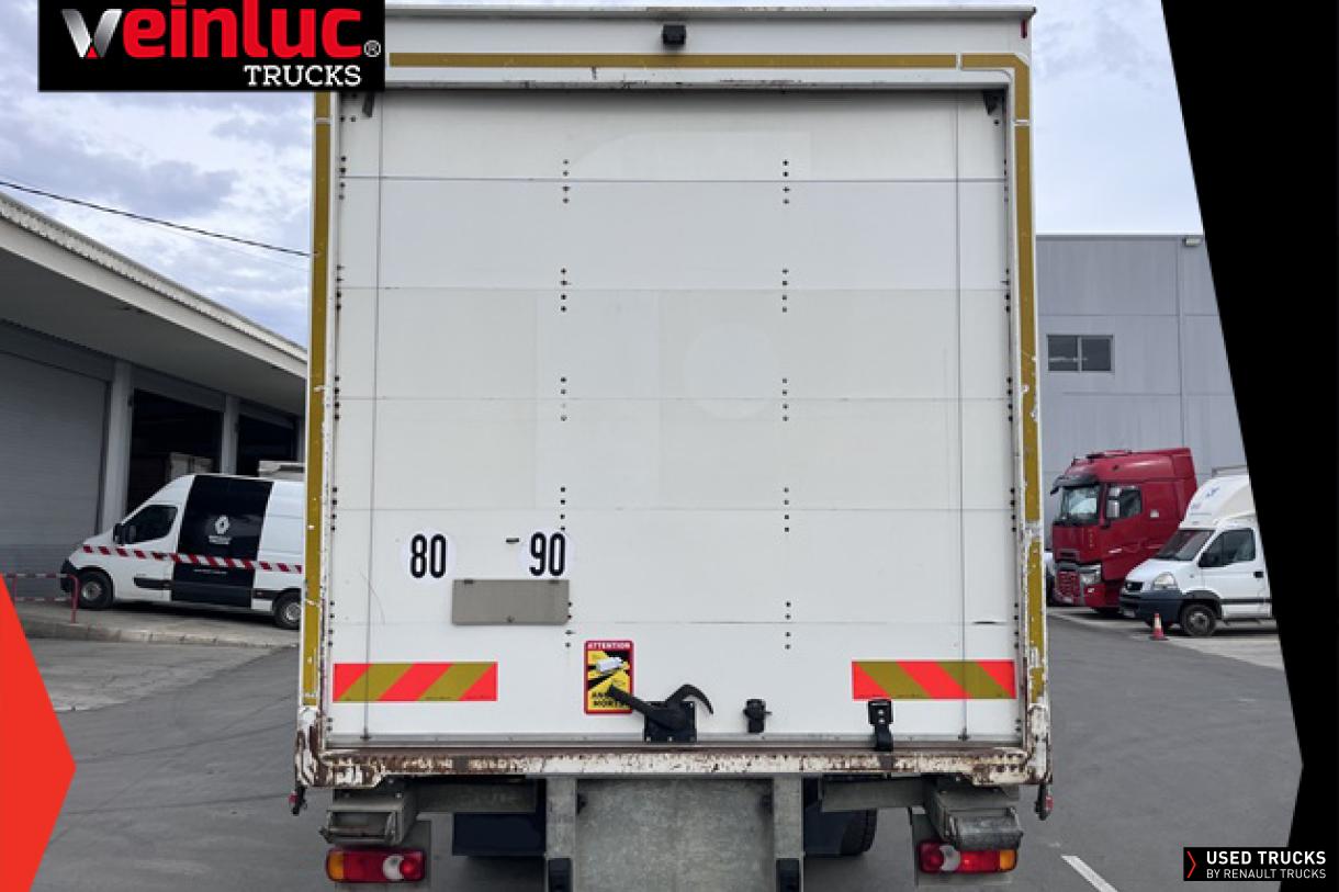 Renault Trucks D Wide 320