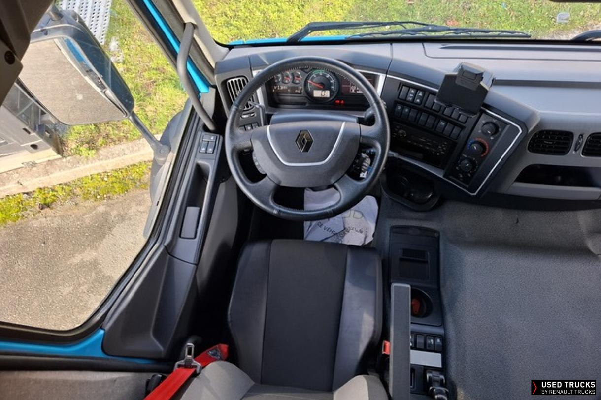 Renault Trucks D Wide 320