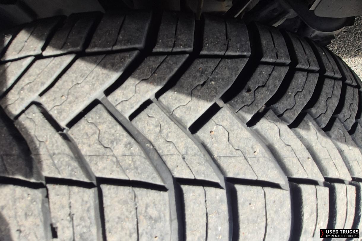 Renault Trucks Master 145