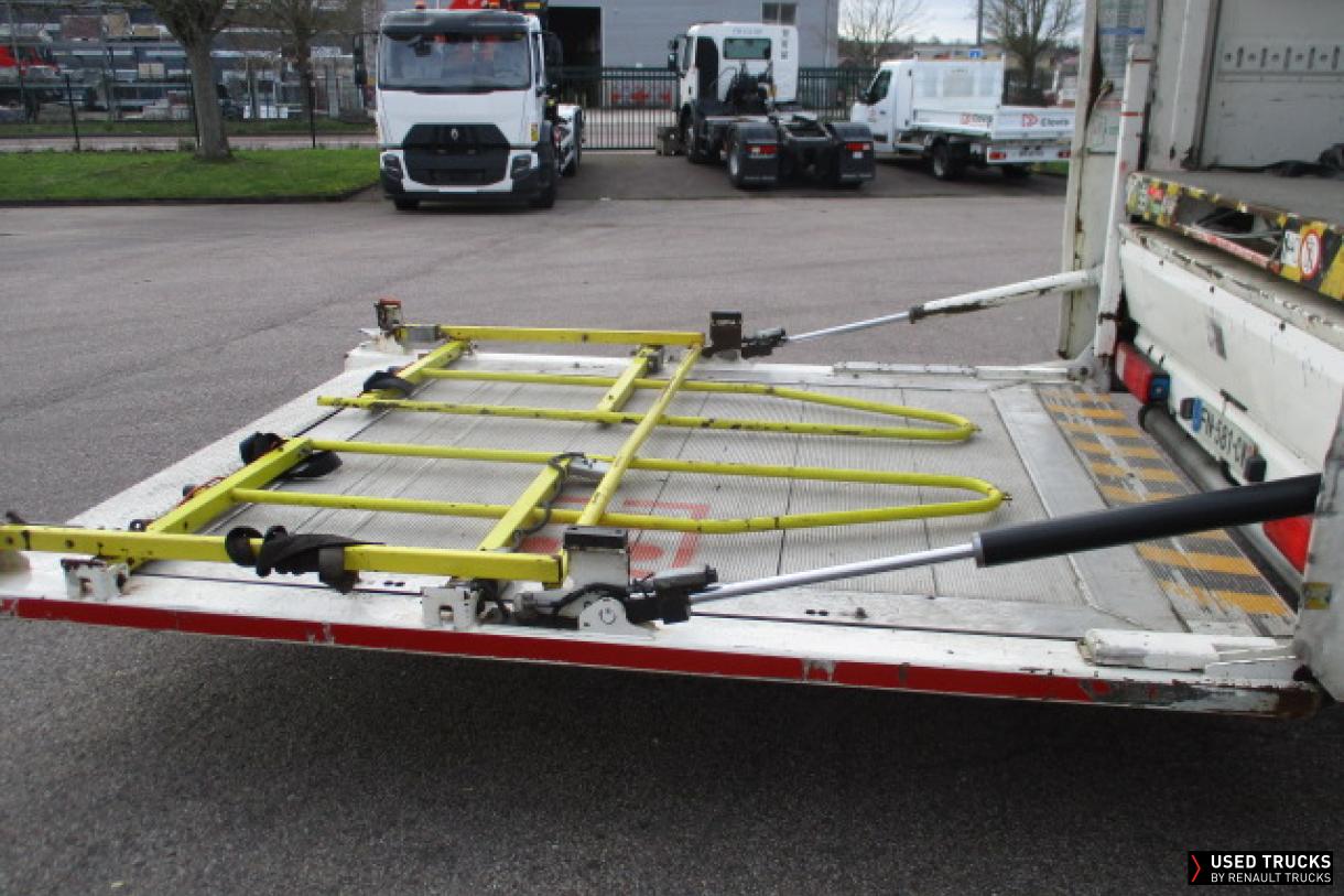 Renault Trucks D Wide 320