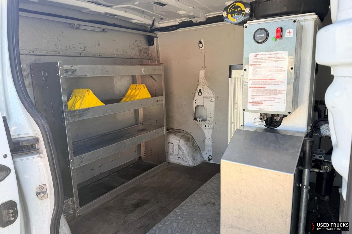 Renault Trucks Trafic 145