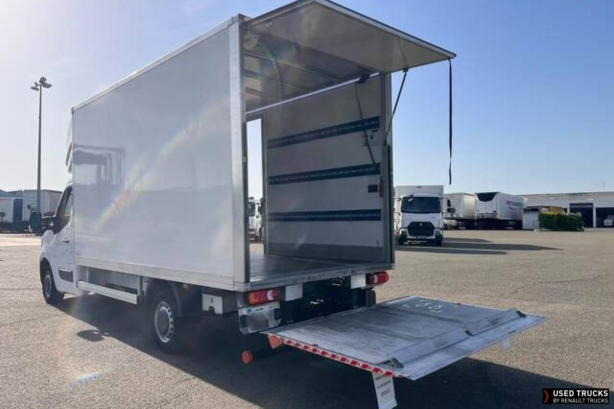Renault Master 145