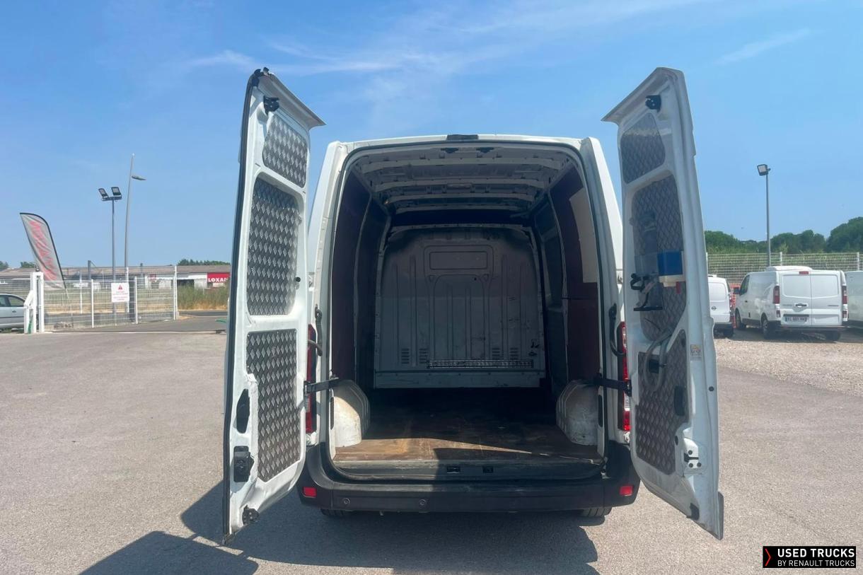 Nissan NV400 