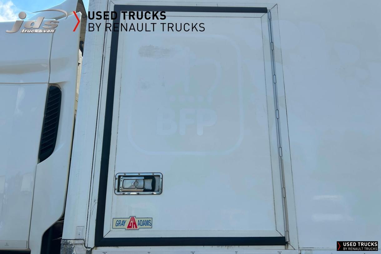 Renault Trucks D Wide 320