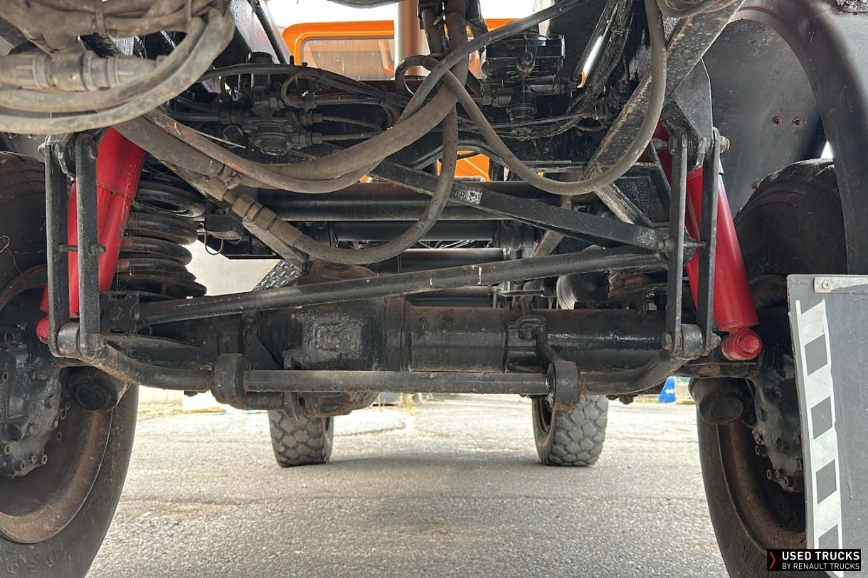 Mercedes-Benz Unimog 240