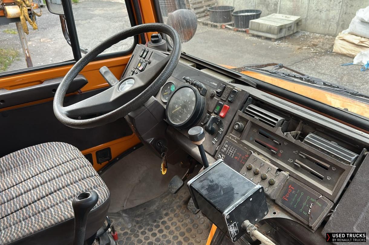 Mercedes-Benz Unimog 240