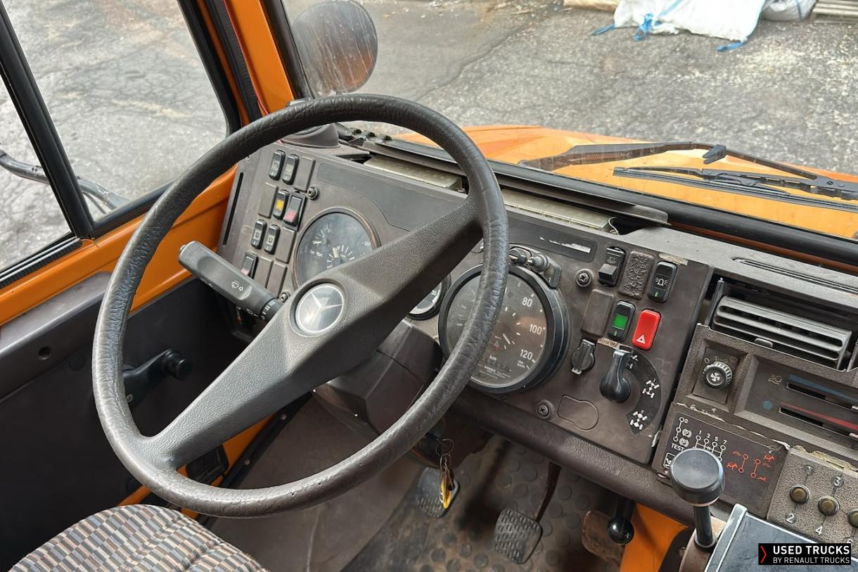 Mercedes-Benz Unimog 240