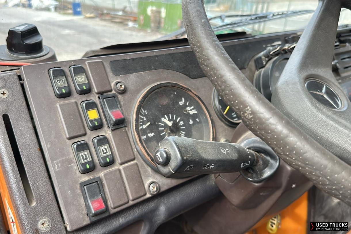 Mercedes-Benz Unimog 240
