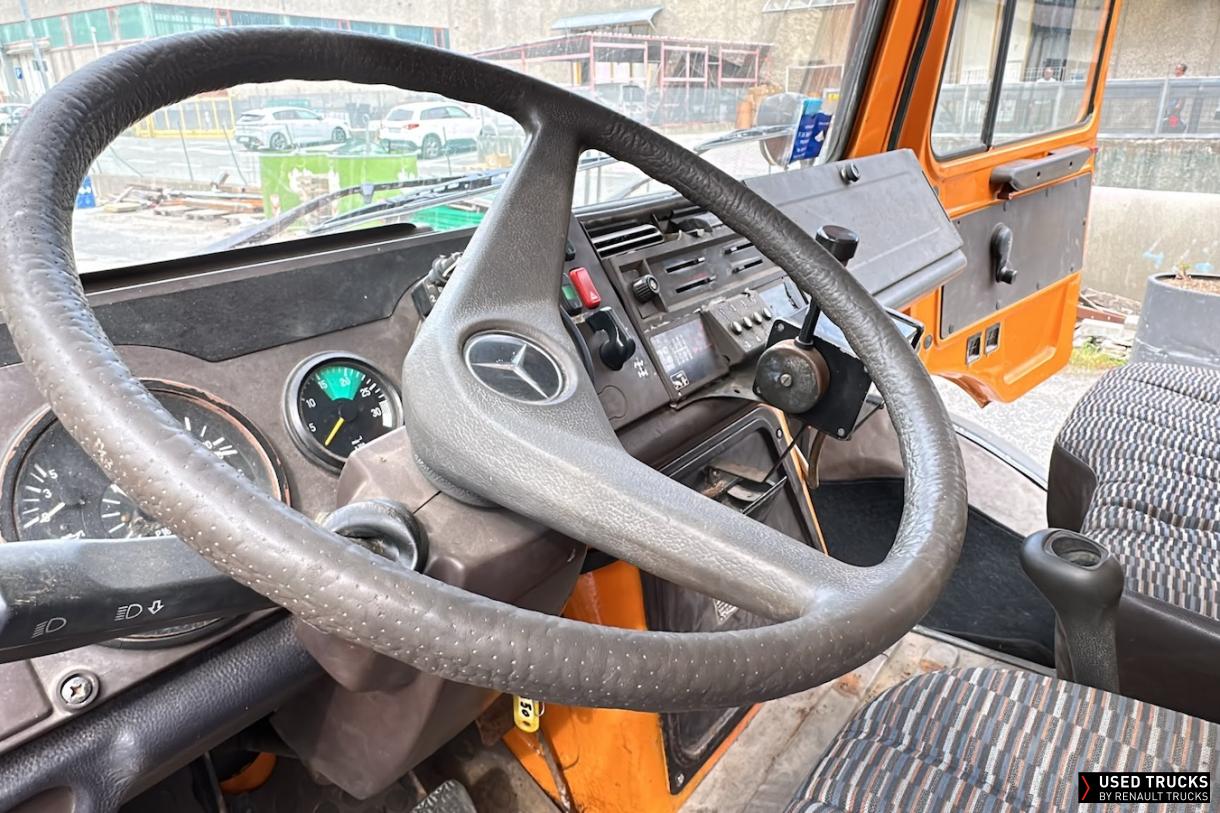 Mercedes-Benz Unimog 240