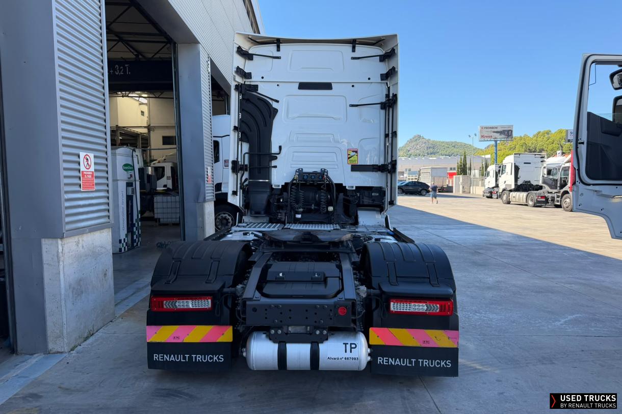 Renault Trucks T High 