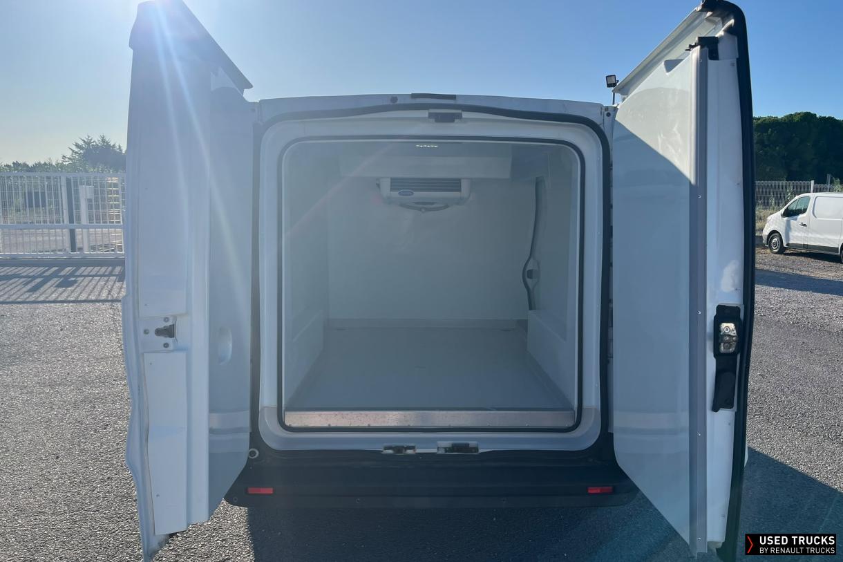 Renault Trucks Trafic 145