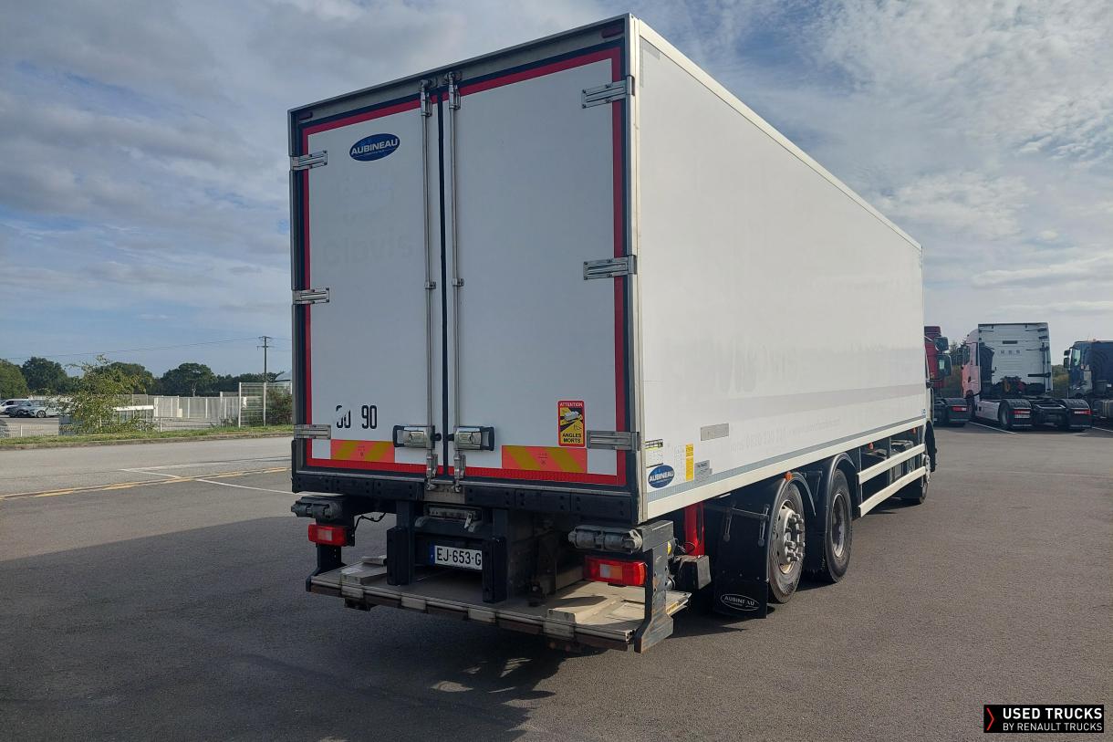 Renault Trucks D Wide 320
