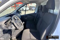 Renault Trucks Trafic
                                          