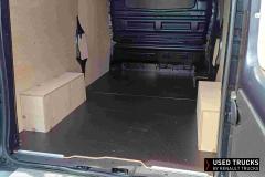 Renault Trucks Trafic
                                          150
